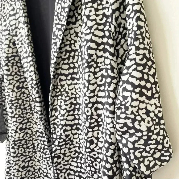 VICI Resilient Leopard Blazer Medium EUC - Picture 3 of 8